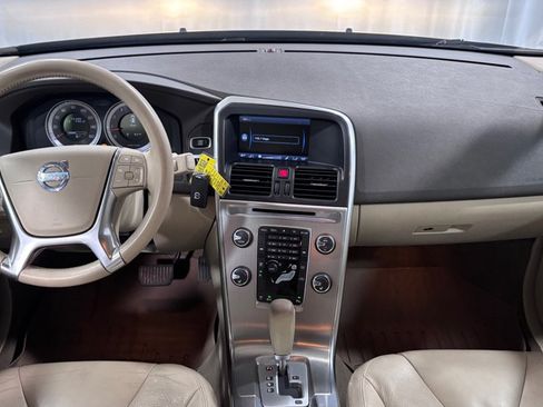 Used 2012 Volvo XC60 T6 AWD/4WD image 10