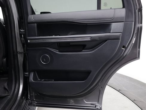 Used 2021 Ford Expedition XLT RWD image 40