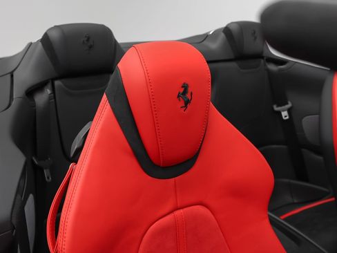 Certified 2025 Ferrari Roma Spider RWD image 23