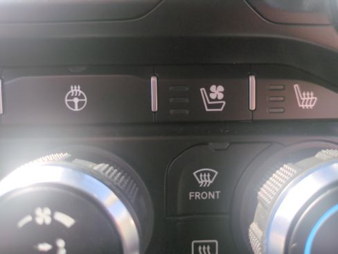 Used 2022 RAM 1500 Laramie AWD/4WD image 25