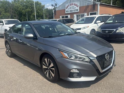 Used 2019 Nissan Altima 2.5 SV FWD image 3