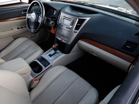 Used 2013 Subaru Outback 2.5i Limited w/ Moonroof Pkg image 16