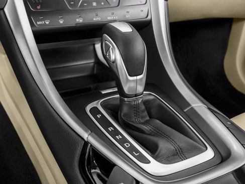 Used 2016 Ford Fusion Energi Titanium FWD image 8