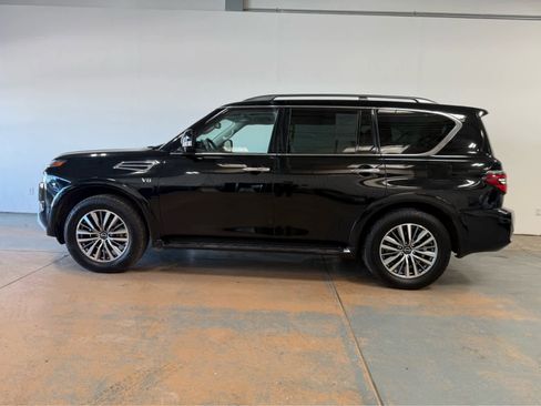 Used 2022 Nissan Armada SL w/ Captain's Chairs Package AWD/4WD image 2