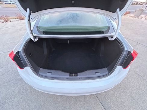 Used 2018 Chevrolet Cruze LT image 27