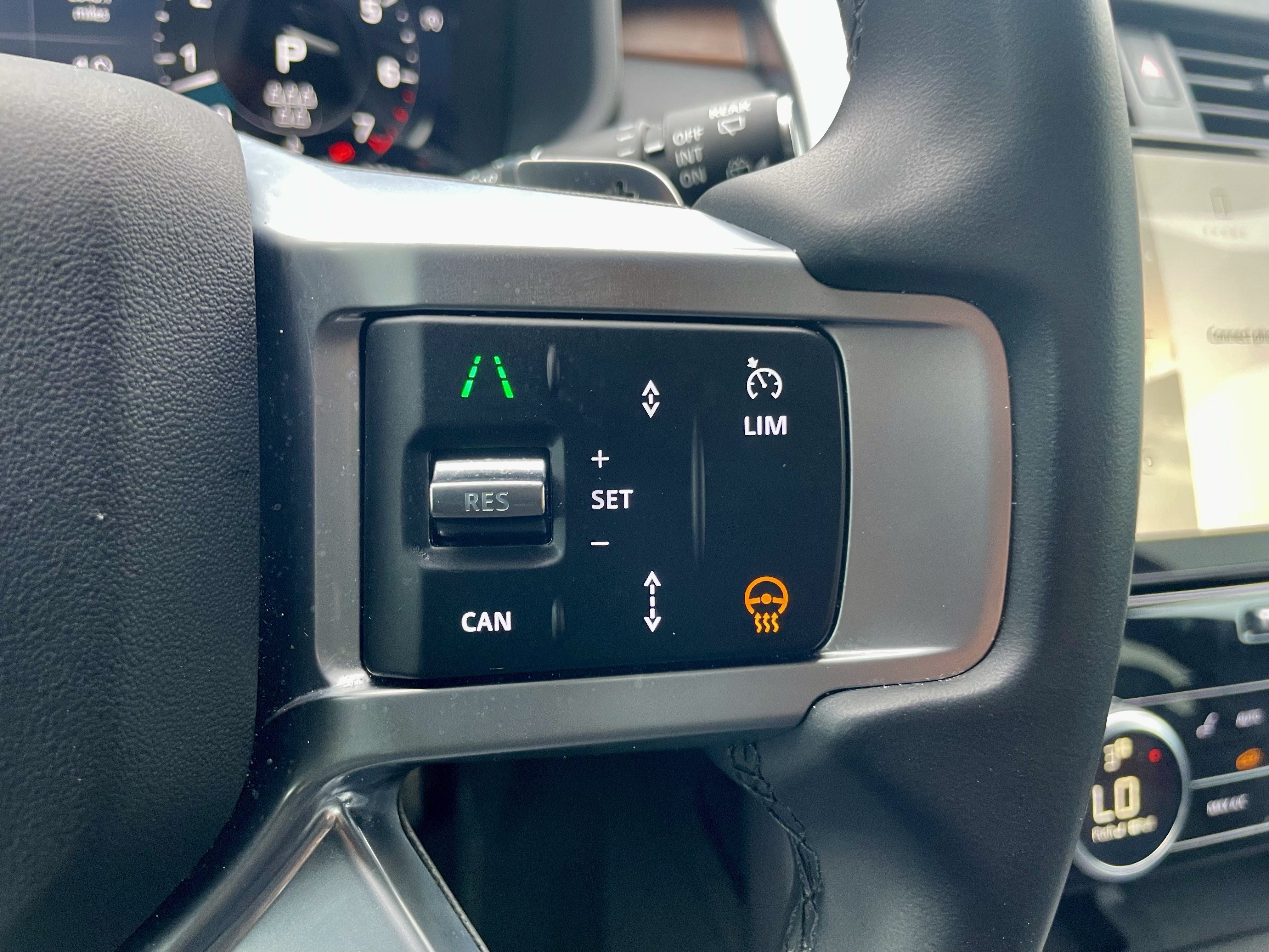 Certified 2025 Land Rover Discovery Dynamic SE AWD/4WD image 22