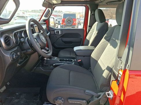 Used 2023 Jeep Wrangler Sport S image 13