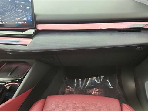 Used 2025 BMW 540i xDrive image 37