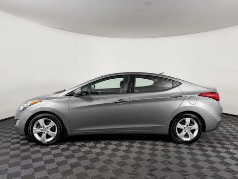 Used 2013 Hyundai Elantra GLS w/ Preferred Pkg FWD image 16