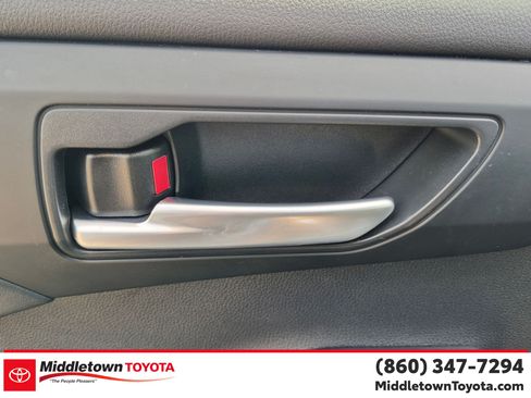 Certified 2024 Toyota Highlander XLE AWD/4WD image 11