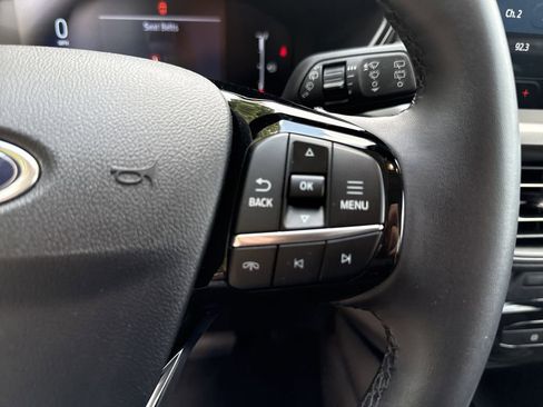 Used 2024 Ford Escape SE image 25