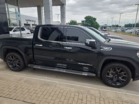 Used 2022 GMC Sierra 1500 Denali AWD/4WD image 3