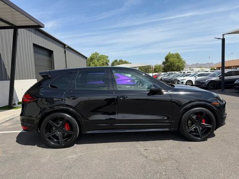 Used 2014 Porsche Cayenne GTS AWD/4WD image 11