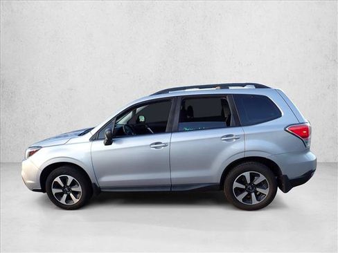 Used 2018 Subaru Forester 2.5i w/ Alloy Wheel Package AWD/4WD image 2