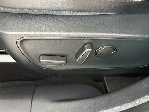 Used 2020 Ford Escape SE Sport image 24