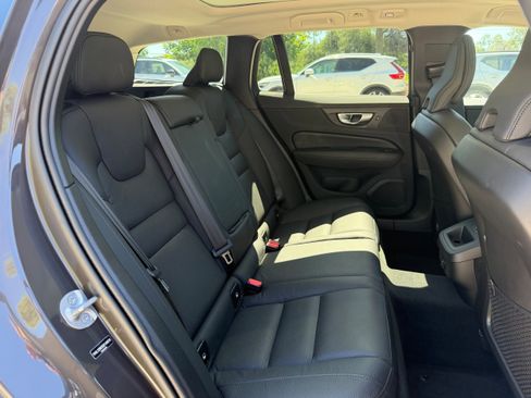 Certified 2025 Volvo V60 B5 Cross Country Plus AWD/4WD image 10