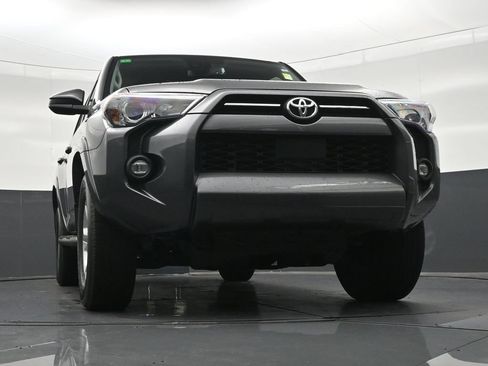 Used 2022 Toyota 4Runner SR5 RWD image 29