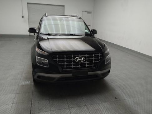 Used 2020 Hyundai Venue SEL FWD image 14
