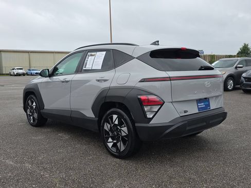 Used 2024 Hyundai Kona SEL FWD image 6