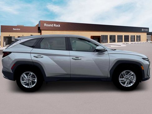 New 2026 Hyundai Tucson SE FWD image 9