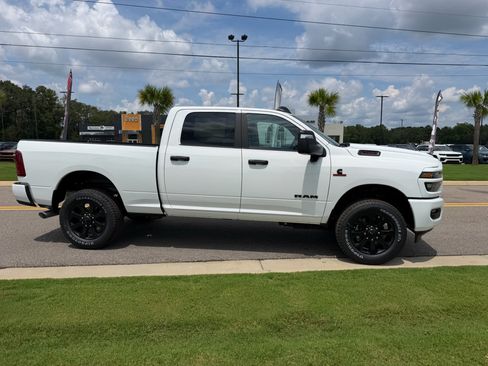 New 2026 RAM 2500 Big Horn AWD/4WD image 2