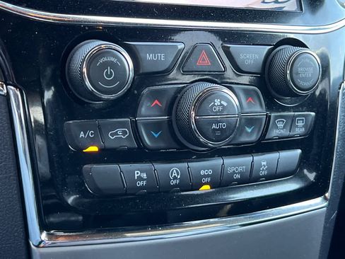 Used 2020 Jeep Grand Cherokee Limited w/ Luxury Group II AWD/4WD image 25