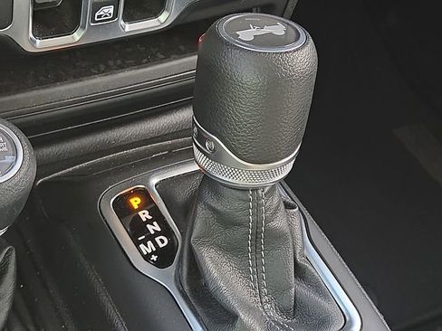 Used 2025 Jeep Wrangler Unlimited Sahara image 29