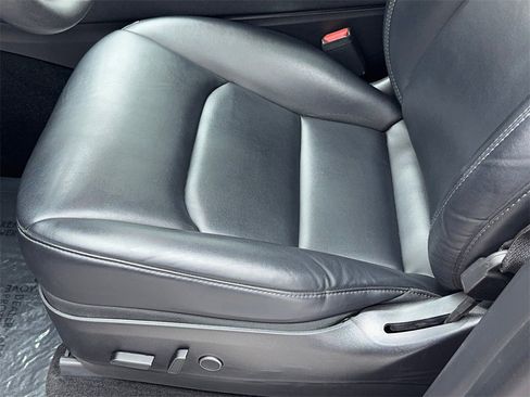 Used 2021 Tesla Model Y Long Range image 40