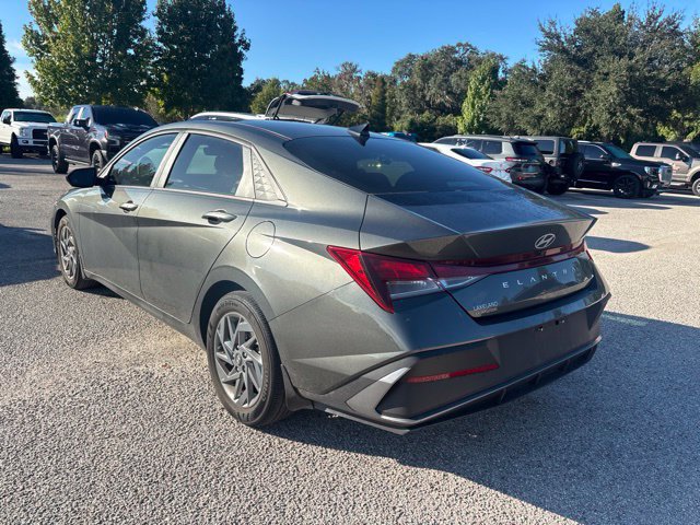 Used 2024 Hyundai Elantra SEL FWD image 7