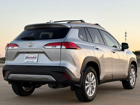 Used 2024 Toyota Corolla Cross LE image 11