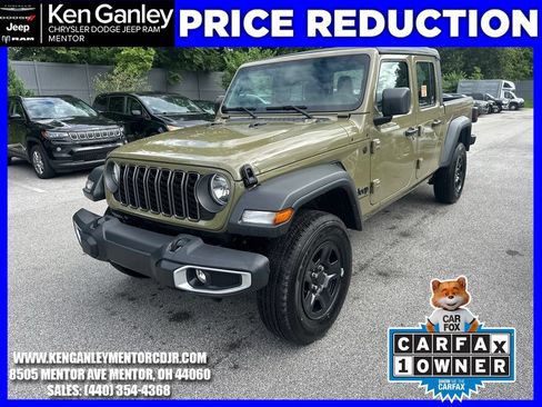 Used 2025 Jeep Gladiator Sport AWD/4WD image 3