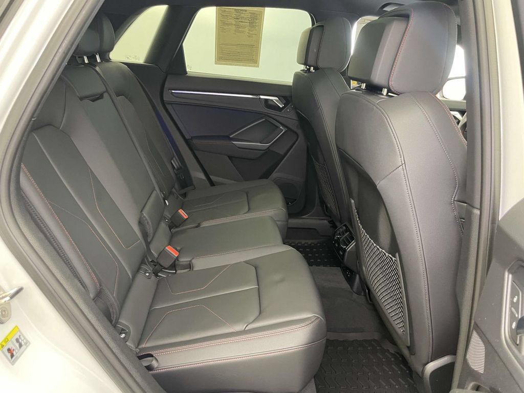 Used 2025 Audi Q3 2.0T Premium Plus w/ Premium Plus Package AWD/4WD image 22