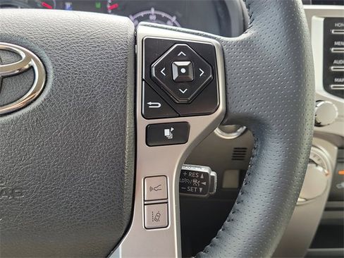 Used 2022 Toyota 4Runner SR5 image 22