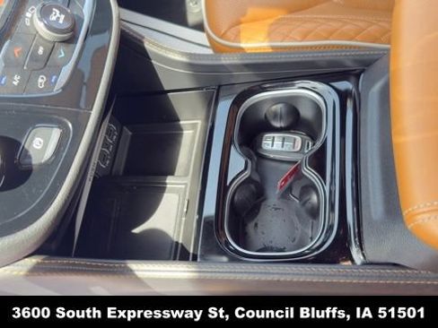 Used 2023 Chrysler Pacifica Pinnacle FWD image 20