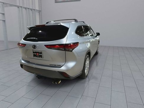 Used 2021 Toyota Highlander Limited AWD/4WD image 8