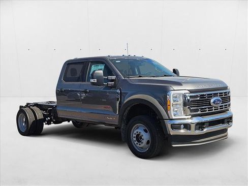 New 2025 Ford F550 4x4 Crew Cab Super Duty w/ XLT Value Package image 2