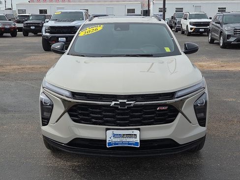 Used 2026 Chevrolet Trax RS w/ Sunroof Package FWD image 8