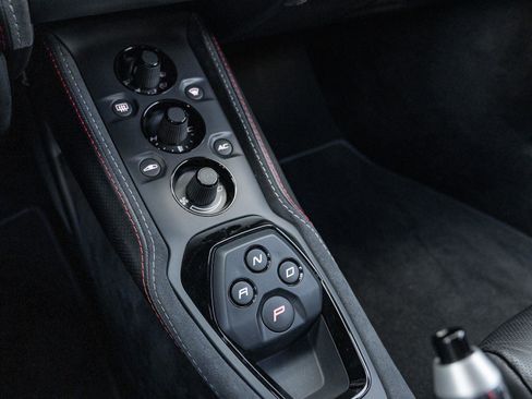 Used 2020 Lotus Evora image 21