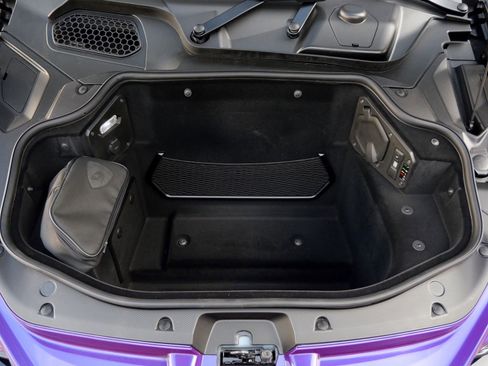 Used 2025 Lamborghini Revuelto AWD/4WD image 30