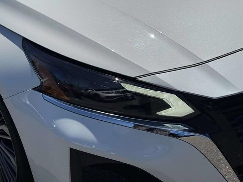 Used 2023 Nissan Altima 2.5 SL FWD image 12
