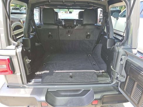 Used 2021 Jeep Wrangler Unlimited Sahara AWD/4WD image 17