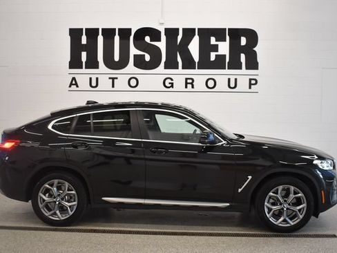 Used 2025 BMW X4 xDrive30i w/ Premium Package AWD/4WD image 2