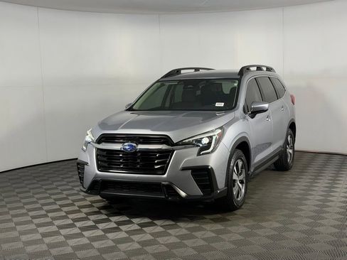 Used 2025 Subaru Ascent Premium AWD/4WD image 2