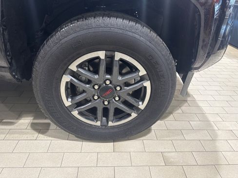 Used 2025 Toyota Tacoma TRD Sport image 46