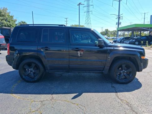 Used 2015 Jeep Patriot Sport w/ Power Value Group AWD/4WD image 4