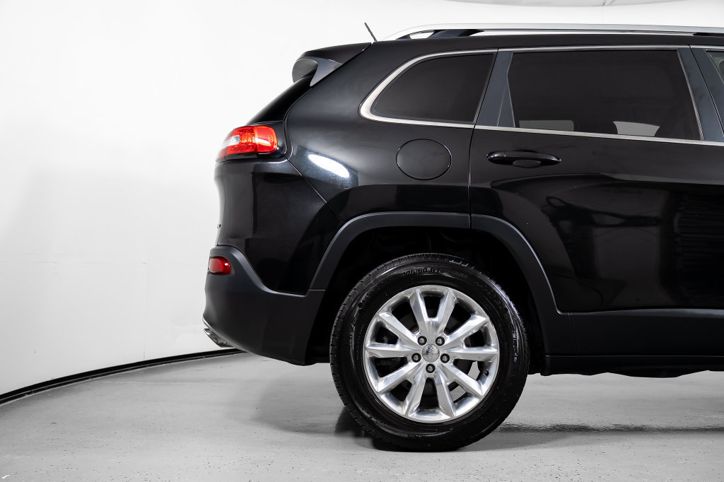 Used 2014 Jeep Cherokee Limited AWD/4WD image 5