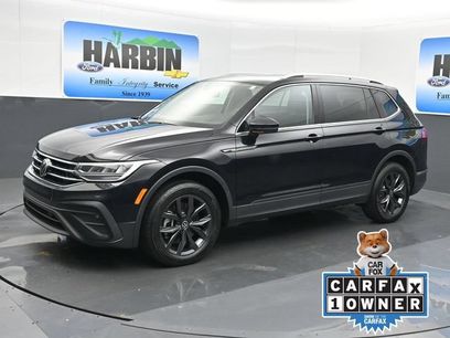 Used 2023 Volkswagen Tiguan SE w/ Panoramic Sunroof Package
