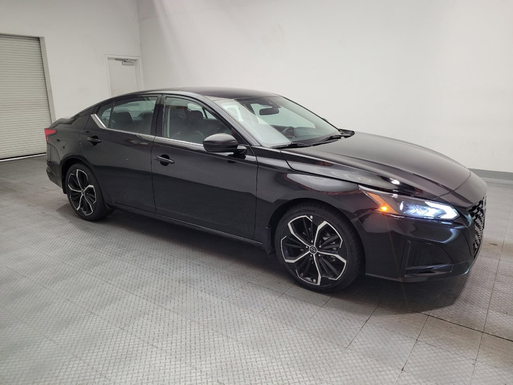 Used 2024 Nissan Altima 2.5 SR FWD image 11