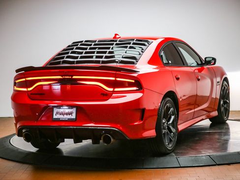 Used 2022 Dodge Charger R/T w/ Plus Group RWD image 5