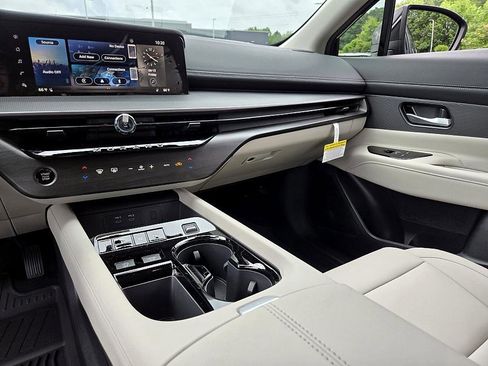 New 2025 Nissan Murano SV image 13